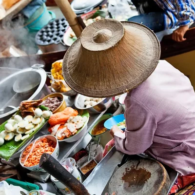 Damnoen-saduak-Floating-Market-3