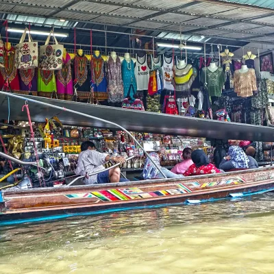 Damnoen-saduak-Floating-Market-4